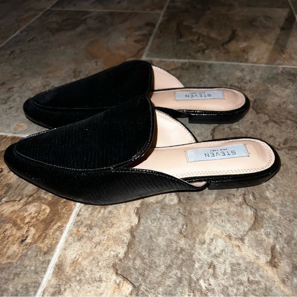NEW Steven by Steve Madden Heidie Black Textured Slip On Pointed Toe Mule Flats - Picture 2 of 10